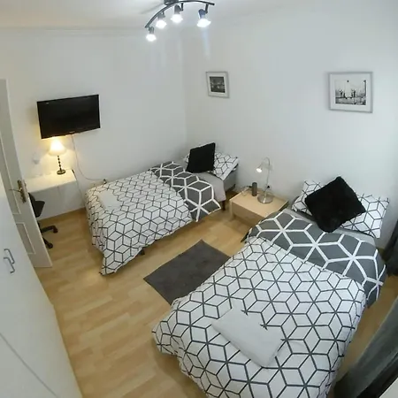 Comfortable And Spacious, At 5m Puertocruz Лос-Реалехос